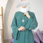 عباية صيفية بخطوط كريستال أنيقة