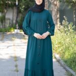 فستان صيفي هادئ بخط أزرار عمودي جميل